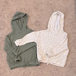 Toddler girl Old Navy hoodie shirts size 3t